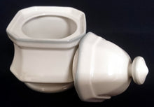 Lade das Bild in den Galerie-Viewer, ZUCKERDOSE MIT DECKEL - Porzellan, Rand Linien Relief Motiv Dekor