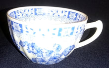 Lade das Bild in den Galerie-Viewer, KAFFEETASSE - Porzellan, China Blau Goldrand Relief Dekor