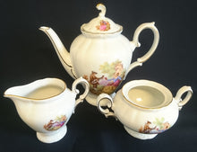 Lade das Bild in den Galerie-Viewer, KAFFEEKANNE MIT DECKEL - Porzellan, Goldrand Barock Dekor