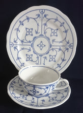 Lade das Bild in den Galerie-Viewer, DESSERTTELLER - Porzellan, Indisch Blau Strohblumen Dekor