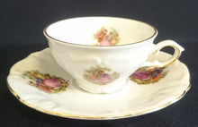 Lade das Bild in den Galerie-Viewer, UNTERTASSE - Porzellan, Goldrand Relief Barock Dekor