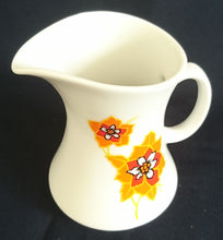 Lade das Bild in den Galerie-Viewer, MILCHKÄNNCHEN - Porzellan, Abstraktes Flora Blumenblüten Motiv Dekor