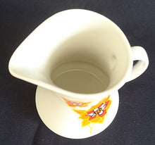 Lade das Bild in den Galerie-Viewer, MILCHKÄNNCHEN - Porzellan, Abstraktes Flora Blumenblüten Motiv Dekor