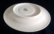 Lade das Bild in den Galerie-Viewer, 2er Set UNTERTASSEN - Porzellan, Linien Kurven Striche Motiv Dekor