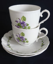 Lade das Bild in den Galerie-Viewer, 2er Set 3er KAFFEEGEDECKE &quot;Viola&quot; - Porzellan, Flora Veilchen Blumenblüten Blatt Blätter Motiv Dekor
