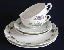 Lade das Bild in den Galerie-Viewer, 2er Set 3er KAFFEEGEDECKE &quot;Viola&quot; - Porzellan, Flora Veilchen Blumenblüten Blatt Blätter Motiv Dekor
