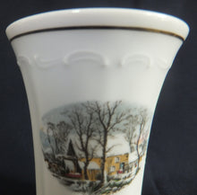 Lade das Bild in den Galerie-Viewer, KLEINE VASE &quot;Created Exclusively for AVON&quot; - Porzellan, Goldrand Linien Winterschnee Haus Scheune Bauernhof Baum Bäume Landschaft Motiv Dekor
