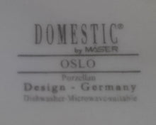 Lade das Bild in den Galerie-Viewer, 2er Set UNTERTASSEN &quot;Oslo&quot; - Porzellan, Geschwungene Wellenartige Doppel Kreuzlinien Motiv Dekor
