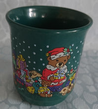 Lade das Bild in den Galerie-Viewer, GLÜHWEINTASSE - Keramik / Steingut, Kinder Geschenke Spielsachen Schneeflocken Motiv Dekor
