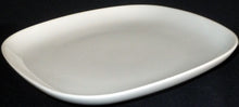 Lade das Bild in den Galerie-Viewer, 2er Set DESSERTTELLER - Keramik / Steingut, Einfärbige Quadratische Ovale Ecken Form Motiv Dekor
