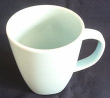 Lade das Bild in den Galerie-Viewer, KAFFEETASSE &quot;365°&quot; - Keramik / Steingut, Einfärbiges Klassisches Motiv Dekor
