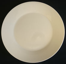 Lade das Bild in den Galerie-Viewer, 2er Set GROßER SPEISETELLER - Porzellan, Klassisch Gastronomisches Motiv Dekor
