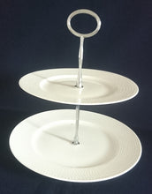 Lade das Bild in den Galerie-Viewer, 2 EBENEN ETAGERE &quot;Golf Collection&quot; - Porzellan &amp; Metall, Gesprenkeltes Punkte Rand Linien Abstrakt Motiv Dekor
