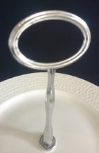 Lade das Bild in den Galerie-Viewer, 2 EBENEN ETAGERE &quot;Golf Collection&quot; - Porzellan &amp; Metall, Gesprenkeltes Punkte Rand Linien Abstrakt Motiv Dekor

