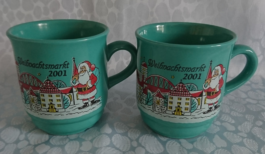 2er Set GLÜHWEINTASSEN - Keramik / Steingut, Rotenburg an der Fulda Weihnachtsmarkt 2001 Aufschrift Fachwerkhaus Häuser Schnee Motiv Dekor
