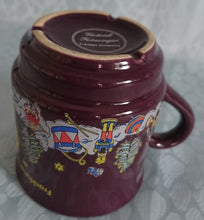 Lade das Bild in den Galerie-Viewer, GLÜHWEINTASSE - Keramik / Steingut, Stadt Frankfurt Weihnachtsmarkt Goethe Jahr Aufschrift Engel Menschen Leute Geschenke Motiv Dekor
