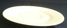Lade das Bild in den Galerie-Viewer, MOCCA UNTERTASSE - Porzellan, Einfärbiges Gastronomisches Motiv Dekor
