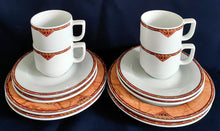 Lade das Bild in den Galerie-Viewer, 2er Set ESPRESSO~ UNTERTASSEN - Porzellan, Marmoriert Abstrakt Zeichen Symbole Rand Motiv Dekor
