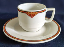 Lade das Bild in den Galerie-Viewer, 2er Set ESPRESSO~ UNTERTASSEN - Porzellan, Marmoriert Abstrakt Zeichen Symbole Rand Motiv Dekor
