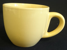 Lade das Bild in den Galerie-Viewer, KAFFEETASSE &quot;Scandia&quot; - Porzellan, Einfärbiges Modernes Motiv Dekor (Gelb)

