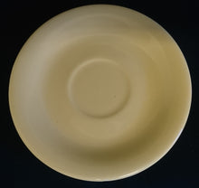 Lade das Bild in den Galerie-Viewer, 2er Set UNTERTASSE &quot;Scandia&quot; - Porzellan, Einfärbiges Modernes Motiv Dekor (Gelb)

