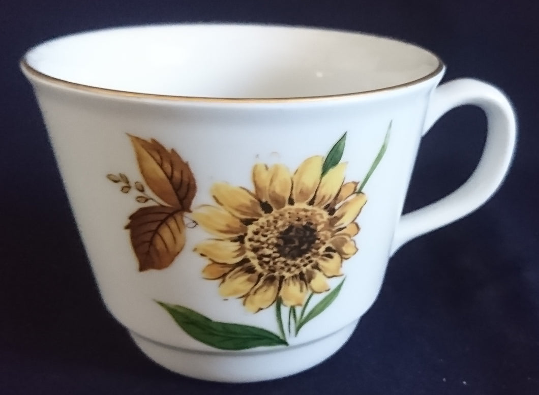 KAFFEETASSE - Porzellan, Goldrand Flora Sonnenblumen Blüten Natur Motiv Dekor (nBC)