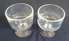 Lade das Bild in den Galerie-Viewer, 2er Set EISDESSERT BECHER - Hartglas, Kreisförmige Geometrische Form
