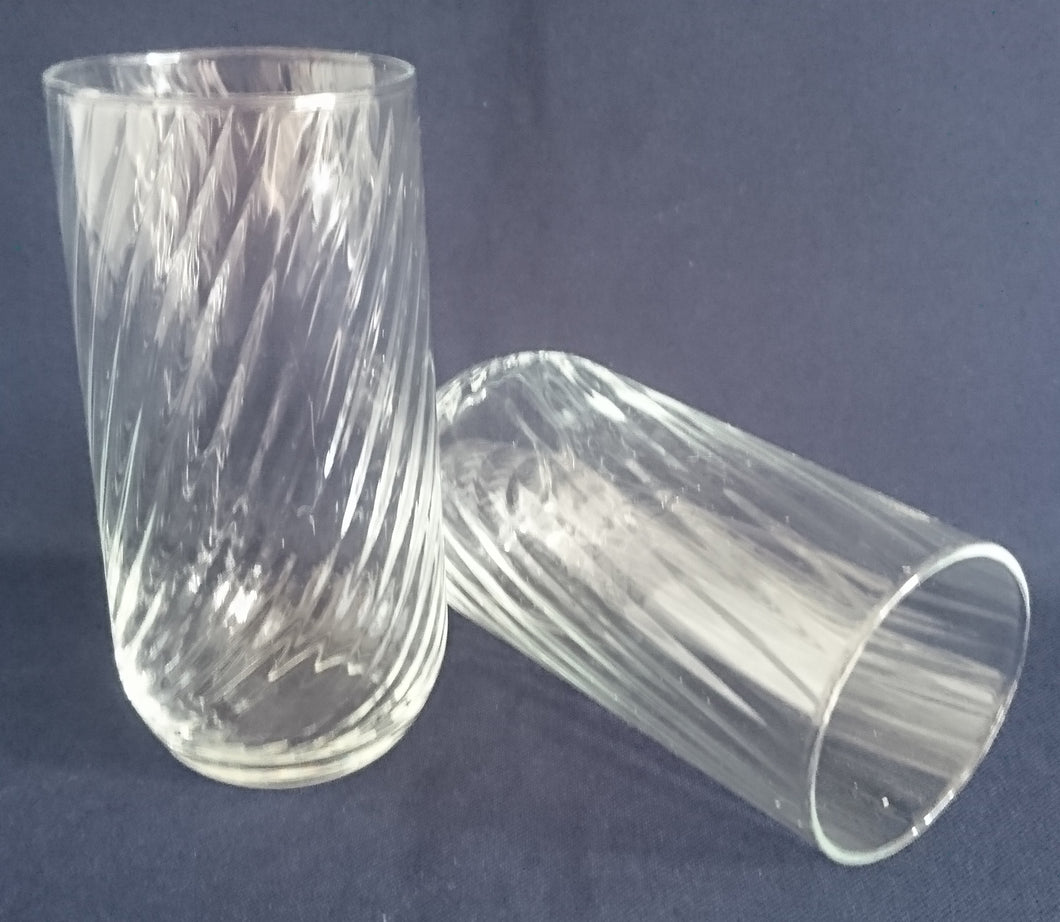 2er Set GETRÄNKEGLÄSER - Hartglas, Schräges Linien Streifen Relief Motiv Dekor