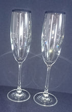 Lade das Bild in den Galerie-Viewer, 2er Set SEKT~ GETRÄNKEGLÄSER - Hartglas, Klassisch Form Motiv Dekor

