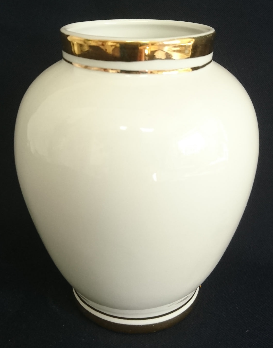 BLUMENVASE - Porzellan, Breiter und schmaler Goldrand Motiv Dekor