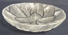 Lade das Bild in den Galerie-Viewer, 2er Set DESSERTSCHALEN - Hartglas, Flora Blatt Blätter Pflanzen Relief Motiv Dekor
