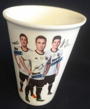 Lade das Bild in den Galerie-Viewer, 4er Set GETRÄNKEBECHER &quot;Europa Meisterschaft 2016&quot; - Porzellan, Fußballspieler Torwart Abwehr Mittelfeld Sturm Aufschrift Motiv Dekor

