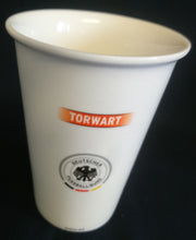 Lade das Bild in den Galerie-Viewer, 4er Set GETRÄNKEBECHER &quot;Europa Meisterschaft 2016&quot; - Porzellan, Fußballspieler Torwart Abwehr Mittelfeld Sturm Aufschrift Motiv Dekor
