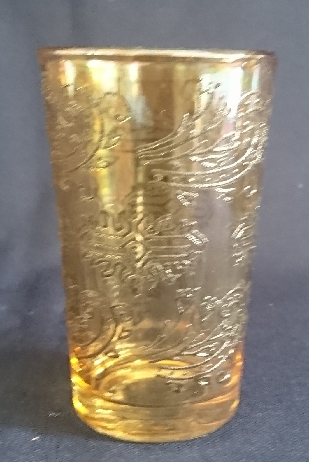 KORN~ GETRÄNKEGLAS - Hartglas, Perlmut Ornamente Symbole Abstrakt Motiv Dekor