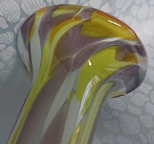 Lade das Bild in den Galerie-Viewer, BLUMENVASE - Hartglas, Murano Art Abstrakt Senkrechte Schleier Motiv Dekor

