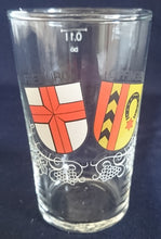 Lade das Bild in den Galerie-Viewer, SHOT~ SCHNAPS~ GETRÄNKEGLAS - Hartglas, Wappen Stadt Ort Freiburg Opfingen Aufschrift Motiv Dekor (nBC)
