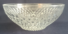 Lade das Bild in den Galerie-Viewer, SERVIER~ BEILAGENSCHÜSSEL - Hartglas, Stern Blumenblüte Splitter Kristall Motiv Dekor
