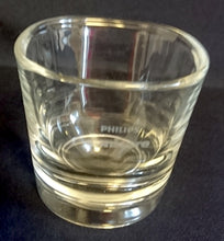 Lade das Bild in den Galerie-Viewer, 2er Set WHISKEY~ WHISKY~ GETRÄNKEGLÄSER - Hartglas, Aufschrift Philips Sonicare mattiert Motiv Dekor
