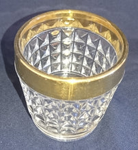 Lade das Bild in den Galerie-Viewer, 2er Set WHISKEY~ WHISKY~ GETRÄNKEGLÄSER - Hartglas, Breiter Goldrand Viereck Quadrat Karo Relief Motiv Dekor
