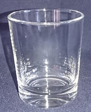 Lade das Bild in den Galerie-Viewer, WODKA~ GETRÄNKEGLAS - Hartglas, Klares Design Motiv Dekor
