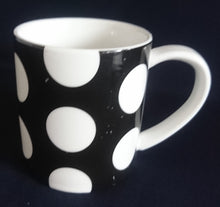 Lade das Bild in den Galerie-Viewer, 2er FRÜHSTÜCKSSET KAFFEETASSE &amp; MÜSLISCHALE &quot;Polkadot&quot; - Porzellan, Punkte Kreise Flecken Motiv Dekor

