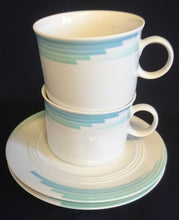 Lade das Bild in den Galerie-Viewer, KAFFEETASSE &quot;Friesland&quot; - Porzellan, Abstraktes Geometrisches Linien Dekor
