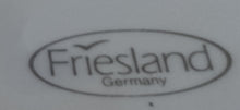Lade das Bild in den Galerie-Viewer, SUPPENTELLER - Porzellan, &quot;Friesland&quot; - Porzellan, Abstraktes Geometrisches Linien Dekor
