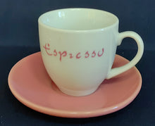 Lade das Bild in den Galerie-Viewer, 12 Teiliges ESPRESSO~ KAFFEESERVICE - Porzellan, Rosa Färbiges Espresso Aufschrift Druck Motiv Dekor

