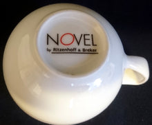 Lade das Bild in den Galerie-Viewer, 12 Teiliges KAFFEESERVICE &quot;Novel&quot; - Porzellan, Geometrisches Linien Striche Abstrakt Breiter Rand Motiv Quadratische Form Motiv Dekor
