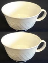 Lade das Bild in den Galerie-Viewer, KAFFEETASSE - Fine China Porzellan, Karo Relief Echt Kobalt Breite Linien Balken Motiv Dekor (BC)
