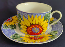 Lade das Bild in den Galerie-Viewer, KAFFEETASSE - Porzellan, Flora Sommer Sonnenblumen Blüten Motiv Dekor
