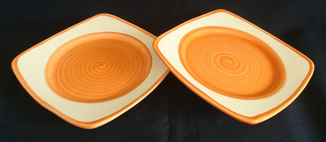 2er Set DESSERTTELLER - Keramik / Steingut, Wirbel Kreise Spirale Rand Motiv Dekor