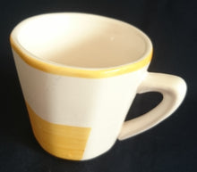 Lade das Bild in den Galerie-Viewer, 3er KAFFEEGEDECK - Keramik / Steingut, Wirbel Kreise Spirale Rand Motiv Dekor
