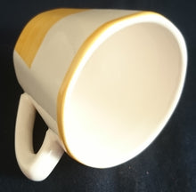 Lade das Bild in den Galerie-Viewer, 3er KAFFEEGEDECK - Keramik / Steingut, Wirbel Kreise Spirale Rand Motiv Dekor
